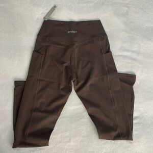 Brand: Onset Brand  Color: Chocolate  Size: Large